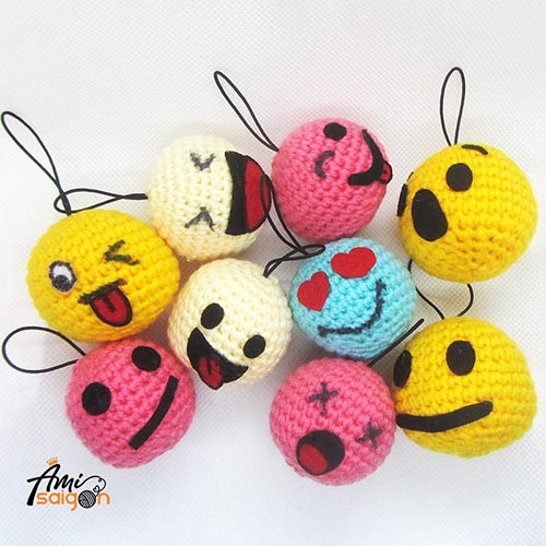 Crochet Emoji icon facebook amigurumi free pattern