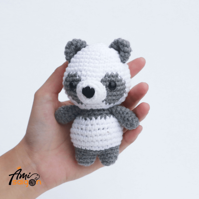 Amigurumi Panda (Pattern & Photo: @amisaigonvn)