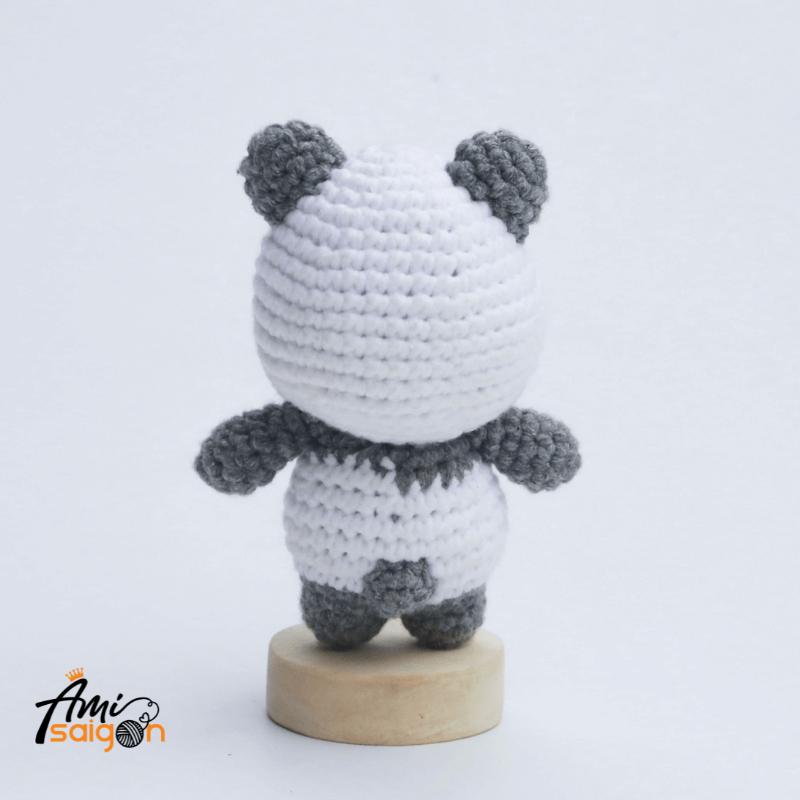 What a pretty amigurumi Panda!