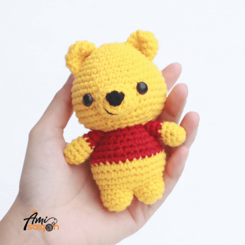Little cute Pooh amigurumi pattern for beginners