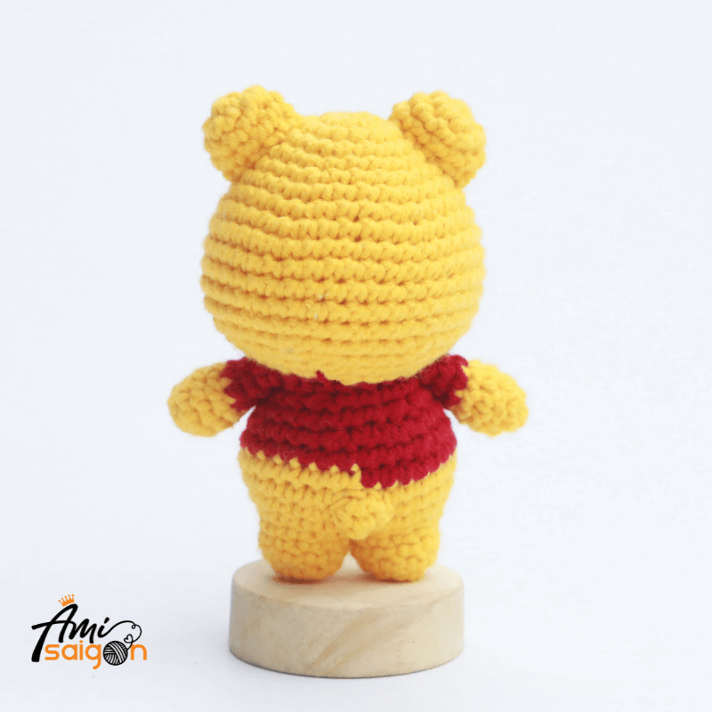 Amigurumi Pooh crochet pattern by AmiSaigon