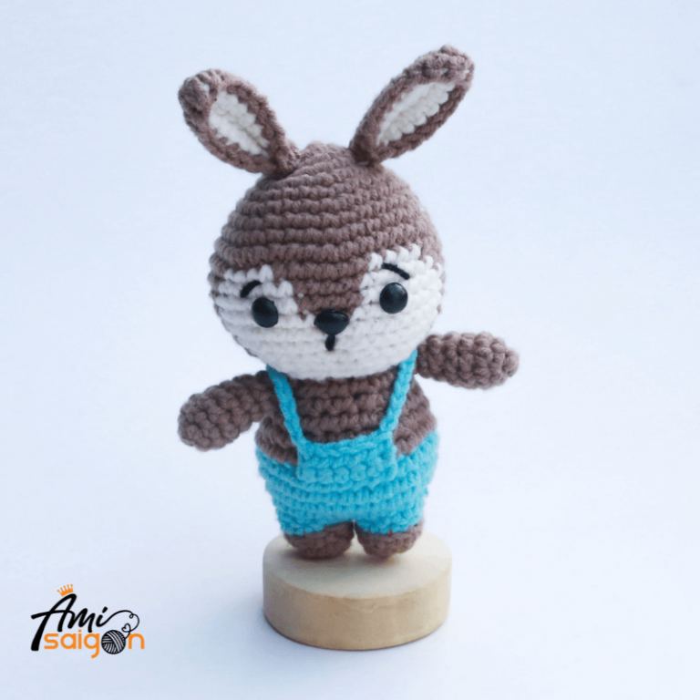 Little Bunny in overalls, what a lovely one! Ami Saigon