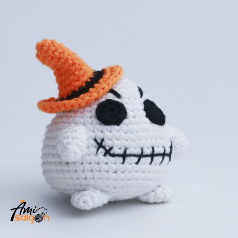 Amigurumi little Ghost Crochet pattern