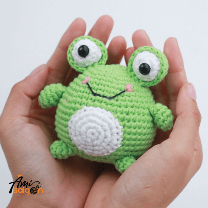 Amigurumi little Frog Crochet pattern