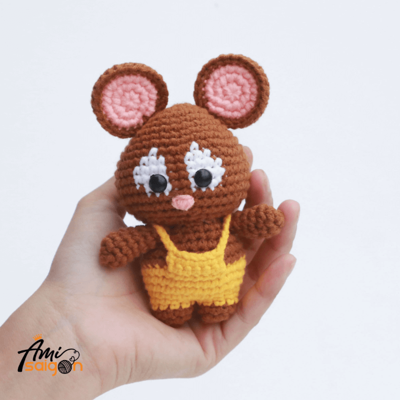 Crochet Amigurumi Mouse with Overalls Pattern by AmiSaigon