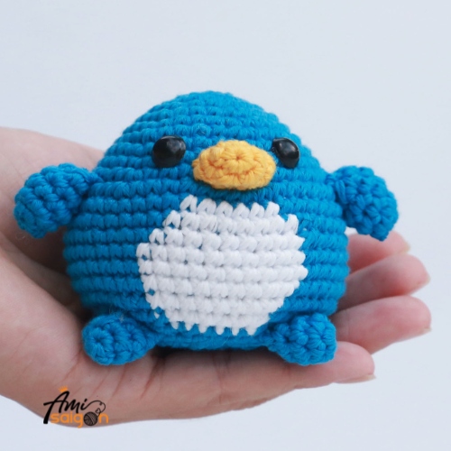 Amigurumi little Penguin crochet pattern