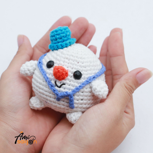 Snowman amigurumi free pattern for beginners