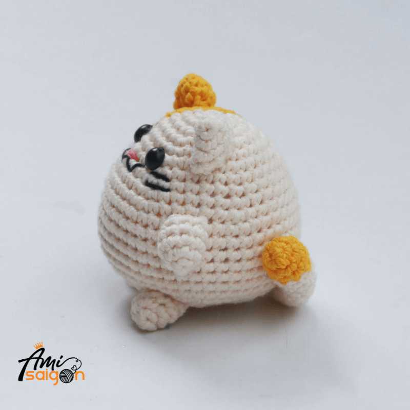 Chubby Cat Crochet Amigurumi Pattern by AmiSaigon