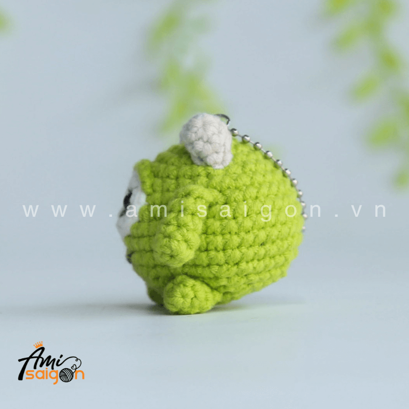 Amigurumi Wazowski Keychain Crochet pattern by AmiSaigon