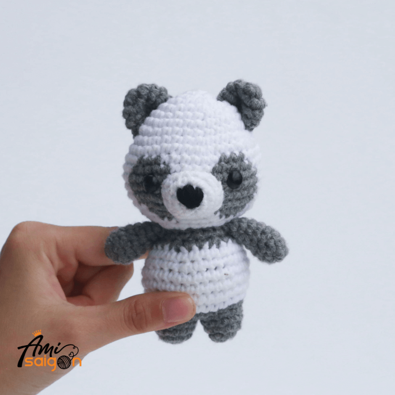Gấu trúc Panda bằng len amigurumi chart móc miễn phí (Ảnh: @amisaigonvn)