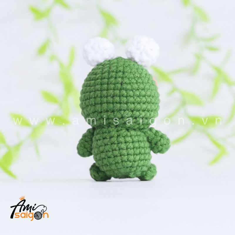 Amigurumi Frog Keychain Crochet pattern by AmiSaigon