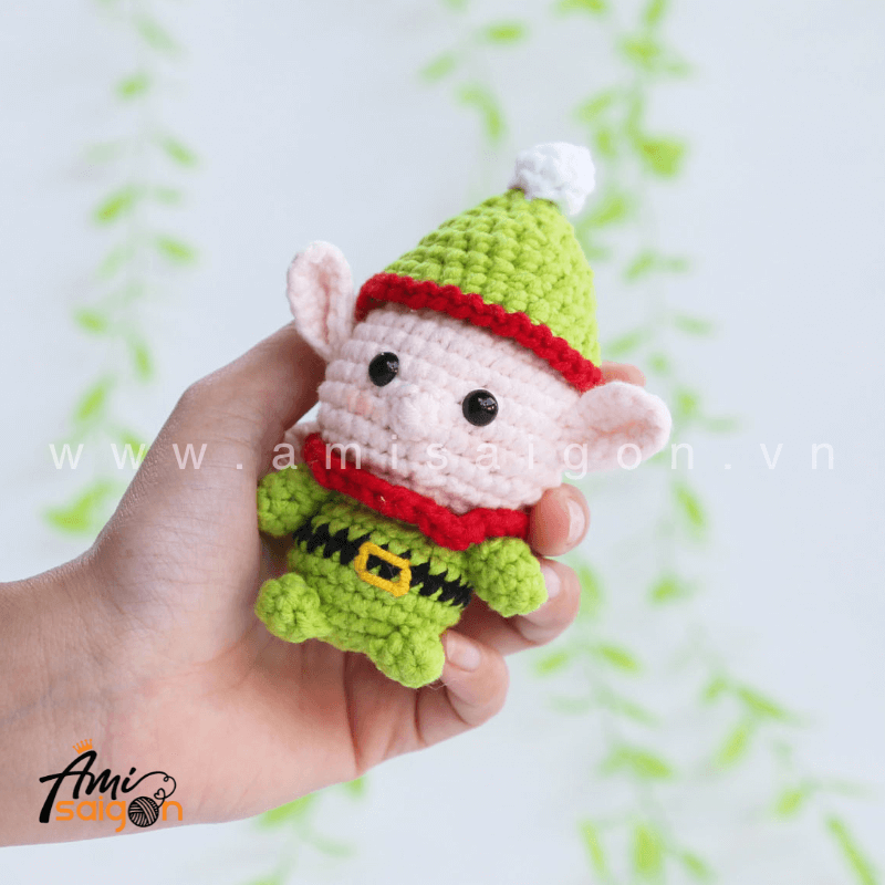 Little Christmas Elf Amigurumi Keychain Crochet pattern by AmiSaigon
