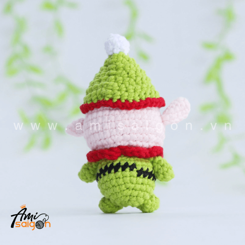 Little Christmas Elf Amigurumi Keychain Crochet pattern by AmiSaigon