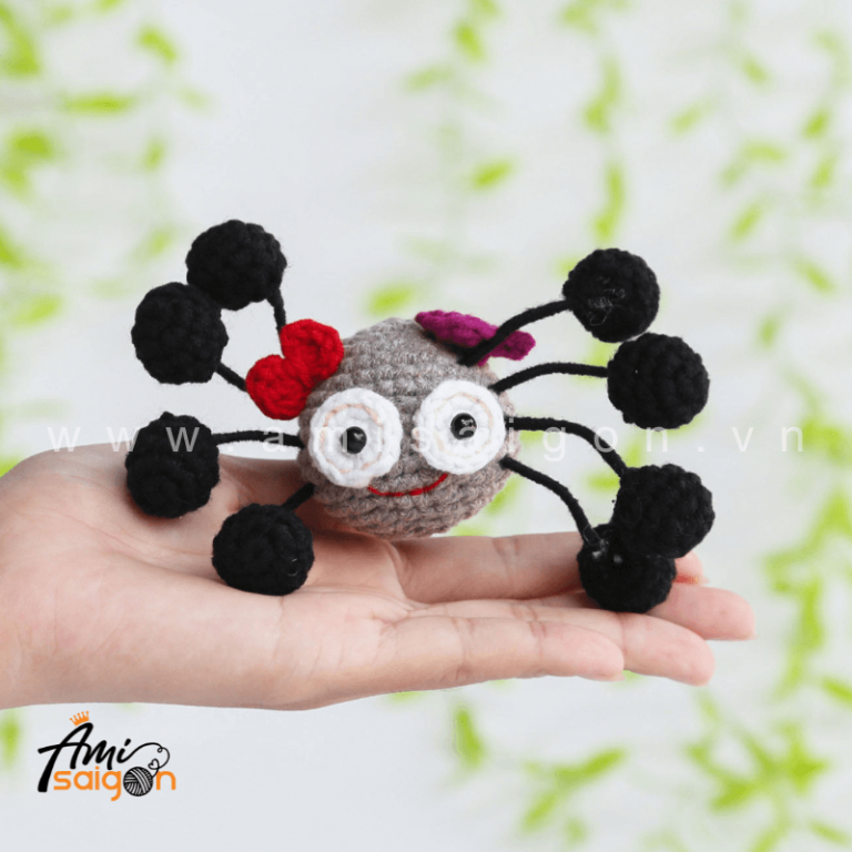 Amigurumi Spider keychain free crochet pattern - Ami Saigon