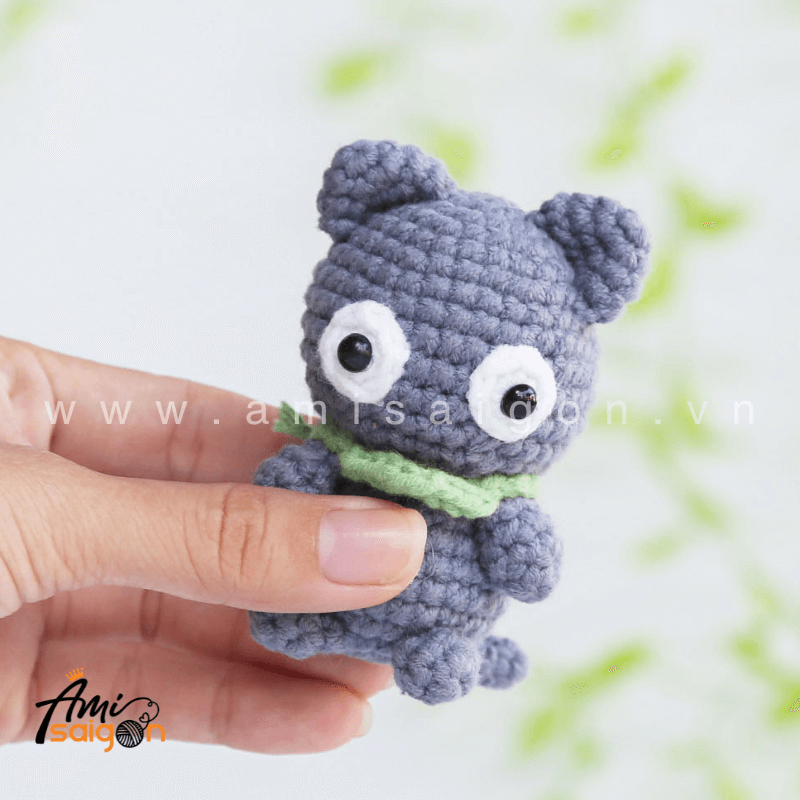 Tiny Cat Amigurumi Keychain Crochet pattern by AmiSaigon