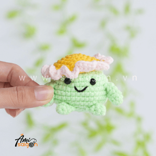 Free amigurumi flower doll crochet pattern