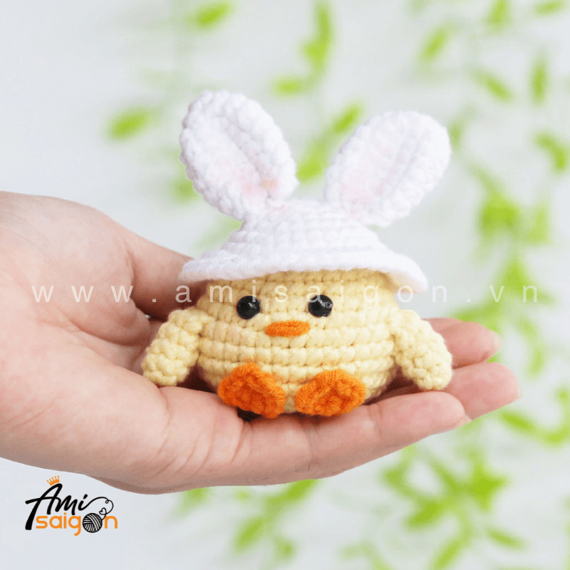 Chicken in bunny hat Amigurumi Keychain Crochet pattern by AmiSaigon