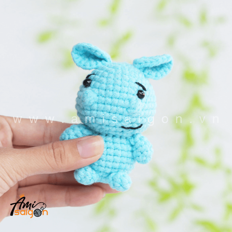 Hippo Amigurumi Keychain Crochet pattern by AmiSaigon