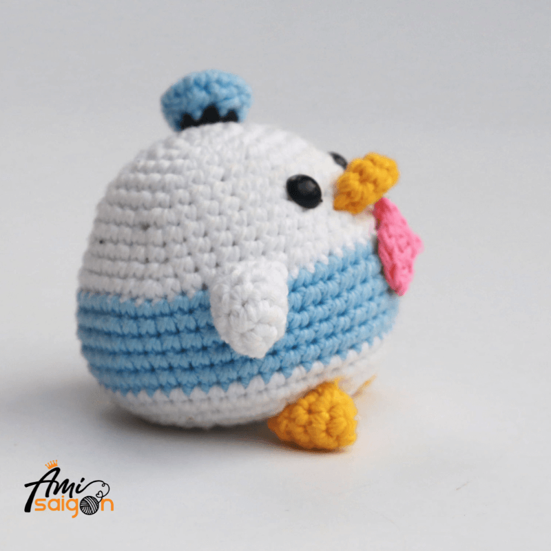 Thú bông vịt Donald bằng len amigurumi - Chart móc miễn phí (Ảnh: @amisaigonvn)