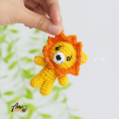 Tiny amigurumi lion keychain free crochet pattern
