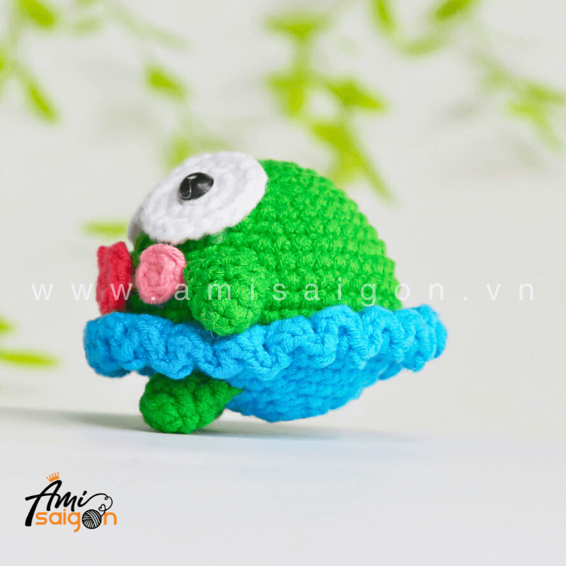 Frog Amigurumi Free Crochet pattern by AmiSaigon