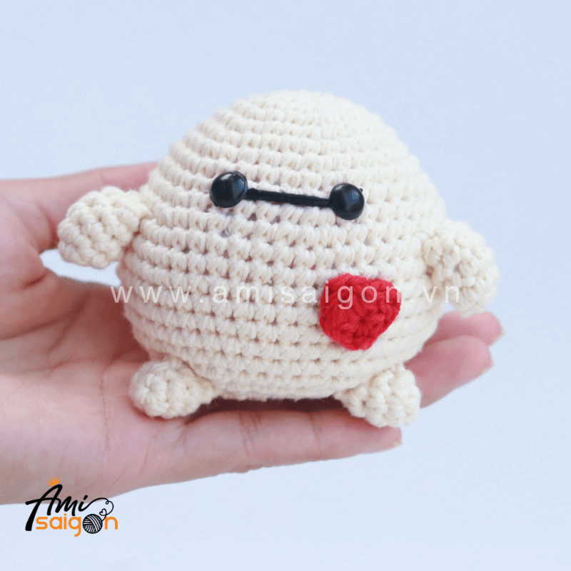 Thú bông nhân vật Baymax bằng len amigurumi - Chart móc miễn phí (Ảnh: @amisaigonvn)