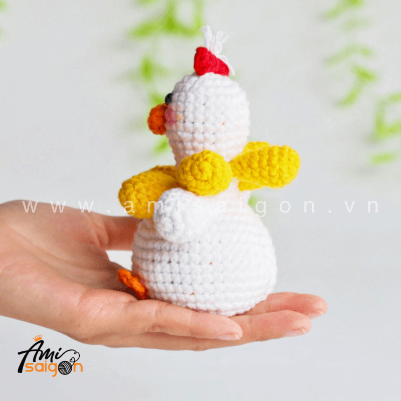 Chicken Flower Amigurumi Free Crochet pattern by AmiSaigon