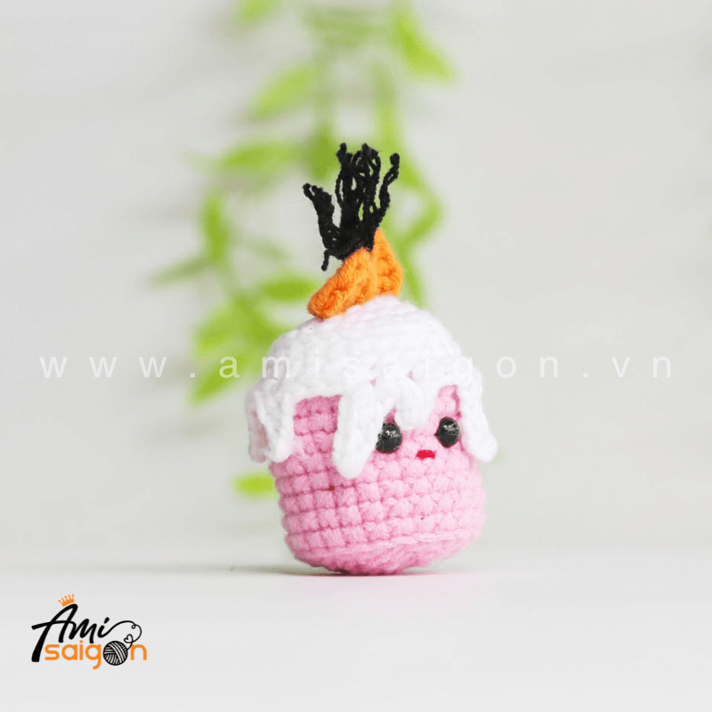 Cupcake Food Amigurumi Free Crochet pattern by AmiSaigon