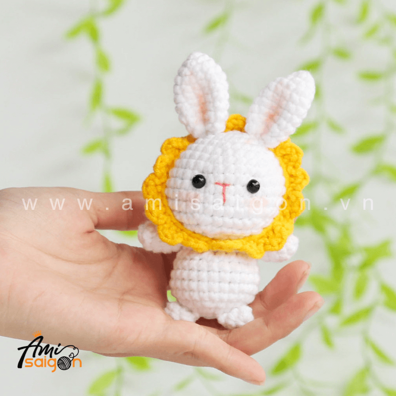 Thú bông Thỏ tiểu thơ bằng len amigurumi - Chart móc miễn phí (Ảnh: @amisaigonvn)