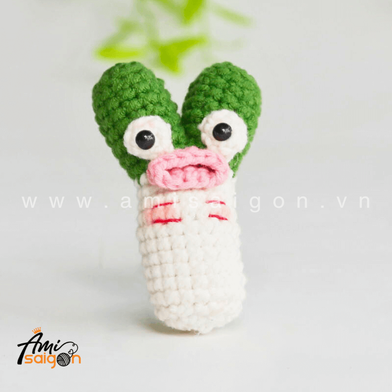 Green Onion Amigurumi Free Crochet pattern by AmiSaigon