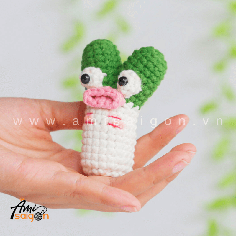 Green Onion Amigurumi Free Crochet pattern by AmiSaigon