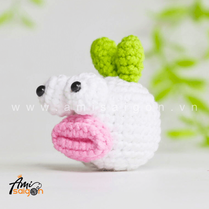 Cartoon Onion Amigurumi Free Crochet pattern by AmiSaigon