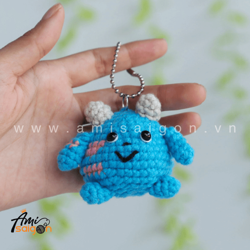 Móc khóa quái vật Sullivan Disney amigurumi - Chart móc miễn phí (Ảnh: @amisaigonvn)