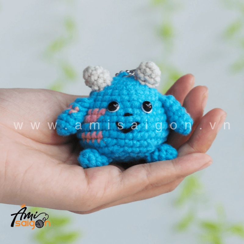 Móc khóa quái vật Sullivan Disney amigurumi - Chart móc miễn phí (Ảnh: @amisaigonvn)