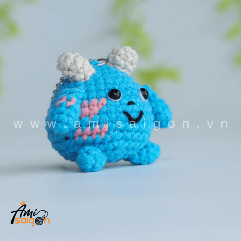 Móc khóa quái vật Sullivan Disney amigurumi - Chart móc miễn phí (Ảnh: @amisaigonvn)