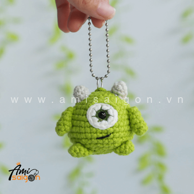 Móc khóa quái vật Wazowski Disney amigurumi - Chart móc miễn phí (Ảnh: @amisaigonvn)