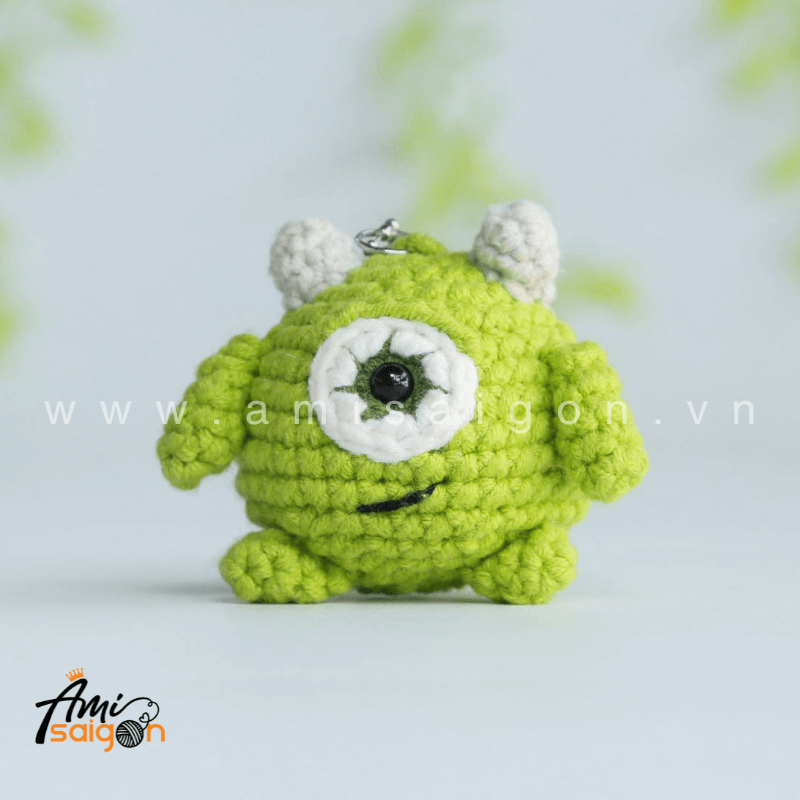 Móc khóa quái vật Wazowski Disney amigurumi - Chart móc miễn phí (Ảnh: @amisaigonvn)