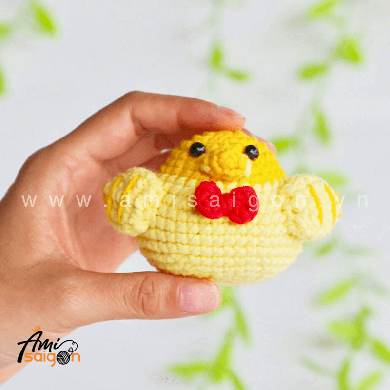 Little Chicken Amigurumi - Free Crochet pattern by AmiSaigon