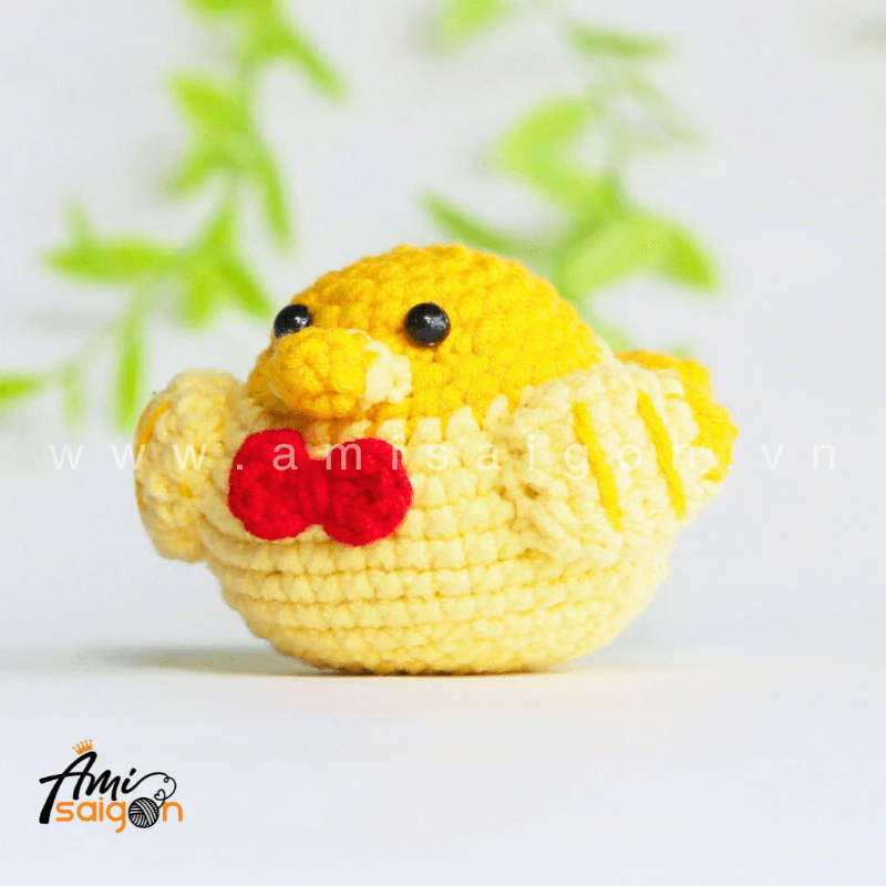 Little Chicken Amigurumi - Free Crochet pattern by AmiSaigon