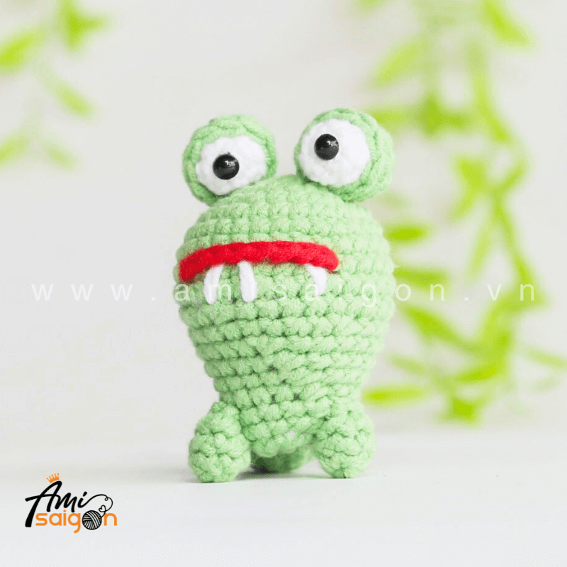 Cute Frog Amigurumi - Free Crochet pattern by AmiSaigon