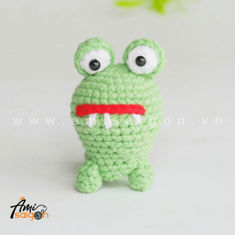 Cute Frog Amigurumi - Free Crochet pattern by AmiSaigon