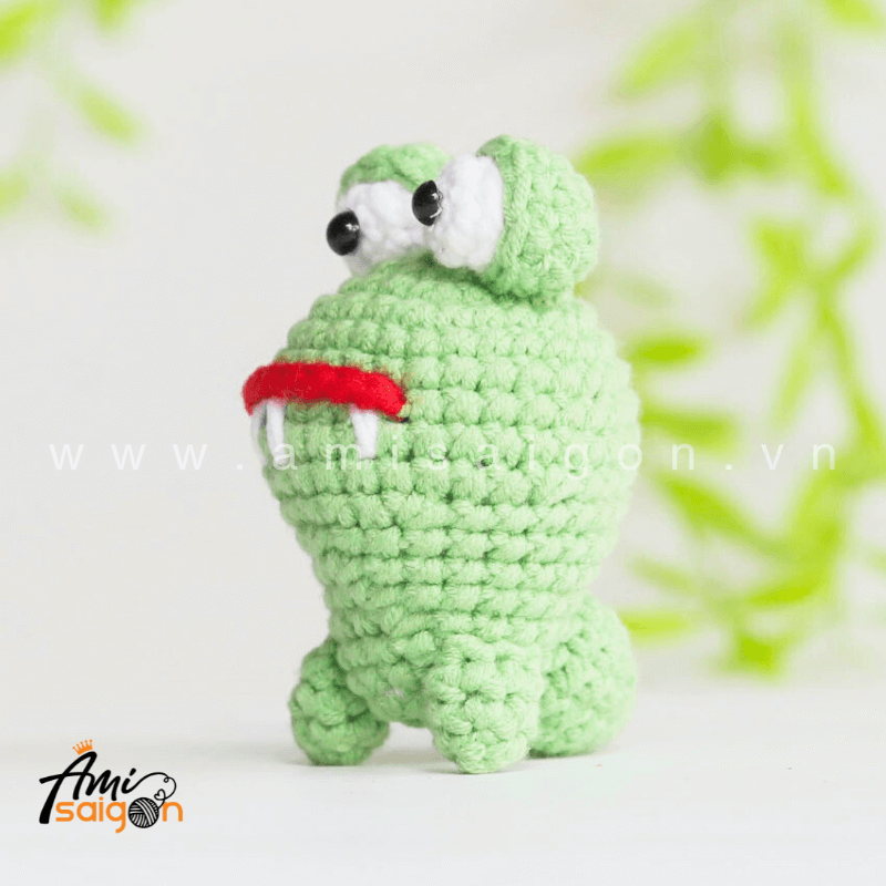 Cute Frog Amigurumi - Free Crochet pattern by AmiSaigon