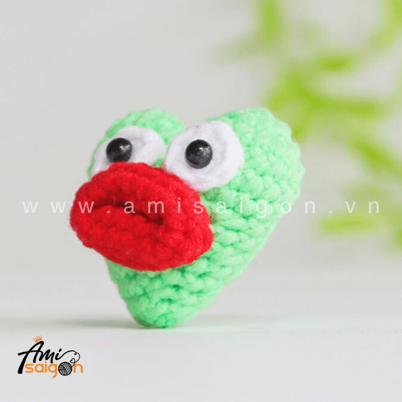 Heart with red lip Amigurumi Free Crochet pattern by AmiSaigon