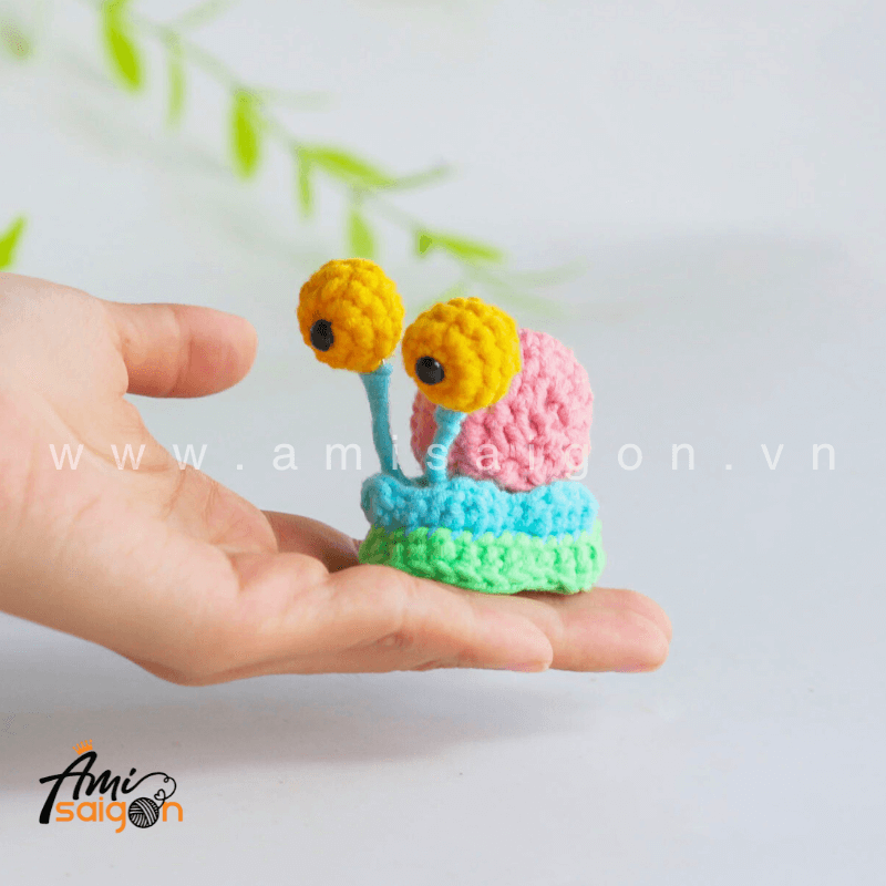 Colorful Snail Amigurumi - Free Crochet pattern by AmiSaigon