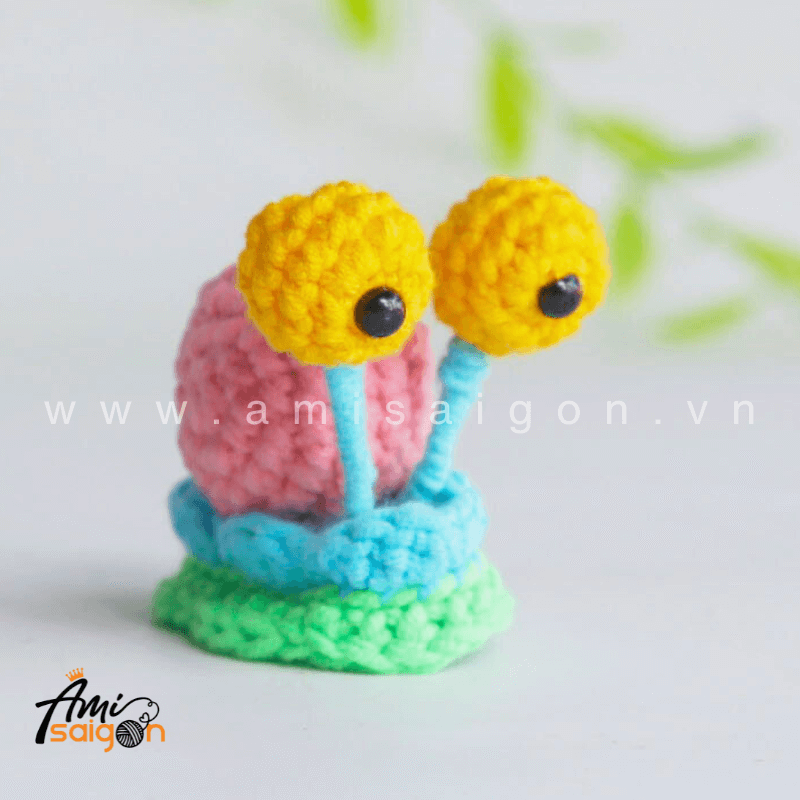 Colorful Snail Amigurumi - Free Crochet pattern by AmiSaigon