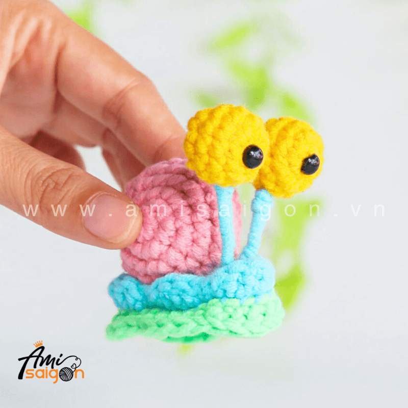 Colorful Snail Amigurumi - Free Crochet pattern by AmiSaigon