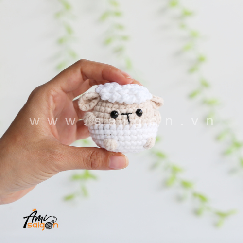 No-Sew Amigurumi Tiny Sheep Free Crochet Pattern