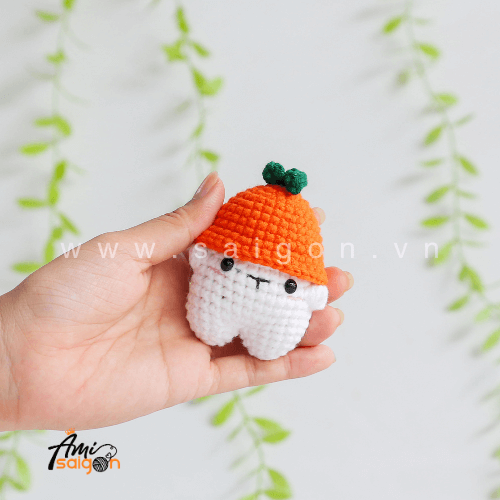 No-Sew Amigurumi Bear with Orange Hat – Free Crochet Pattern